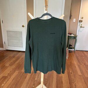Unisex XS Long Sleeve Dark Green Patagonia T Shirt